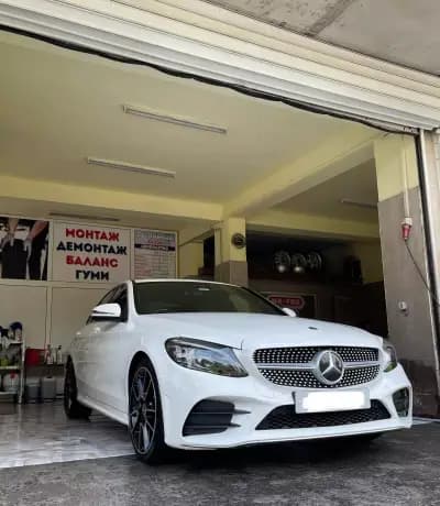 Автомивка & Сервиз Гуми & Автоаксесоари