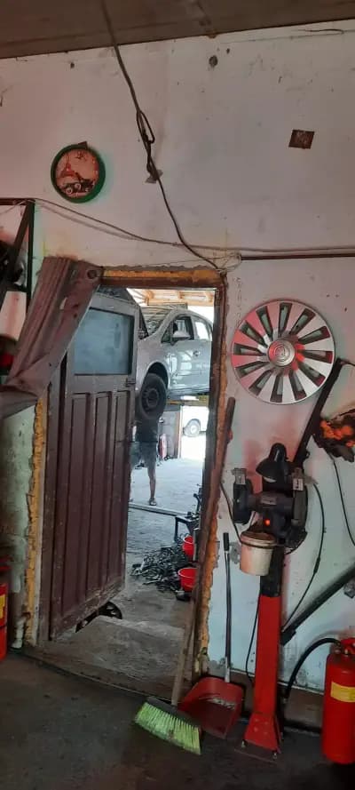 Автомобилен сервиз "Сараминев"