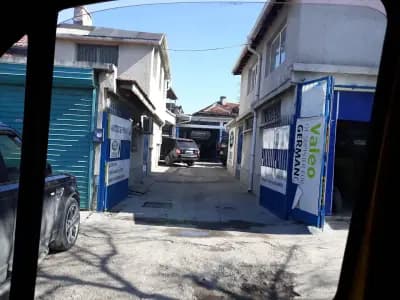 Castrol Service LR Solution / Автоcервиз Ленд Ровър