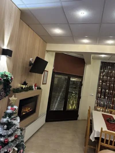 Къща за Гости Адвел