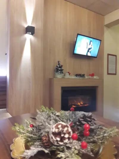 Къща за Гости Адвел