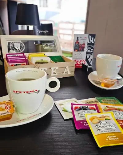 Maraya: Food and Drinks