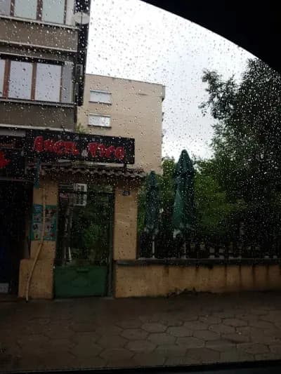 Кафене "Ангел и Тико"