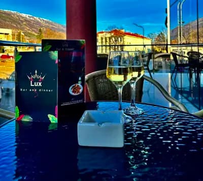 Lux bar & dinner