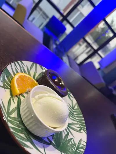 Lux bar & dinner