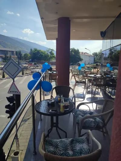 Lux bar & dinner