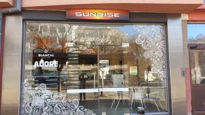 Сънрайз Кафе (Sunrise Cafe)