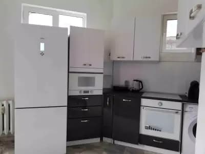 TOP CENTER COZY AND SPACIOUS APARTMENT