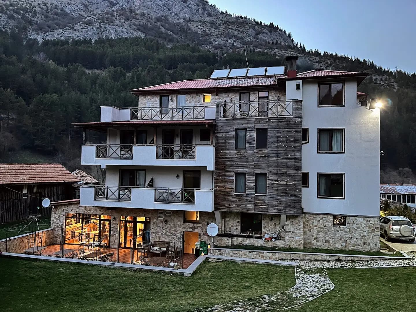 Trigrad Hotel