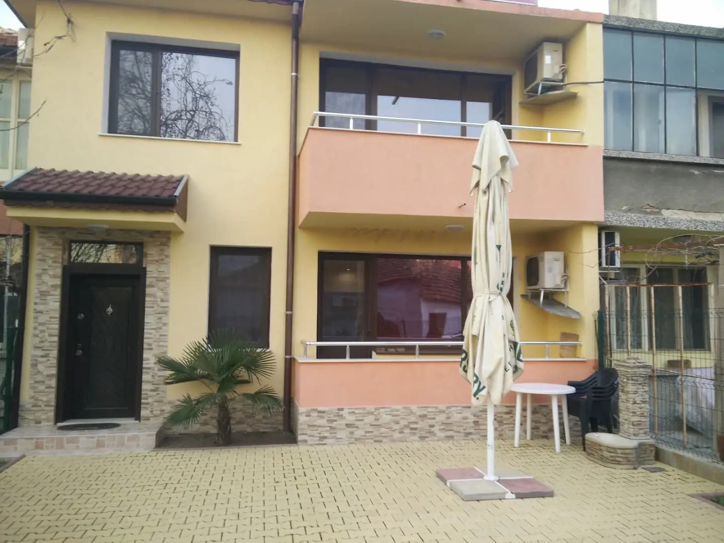 Къща за гости Карауланов