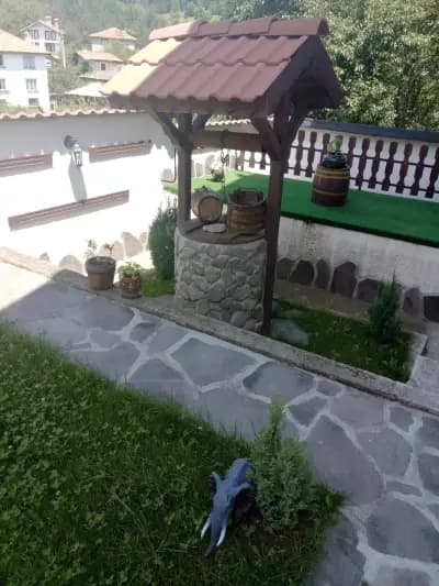 Къща за гости "НелинА HousE"
