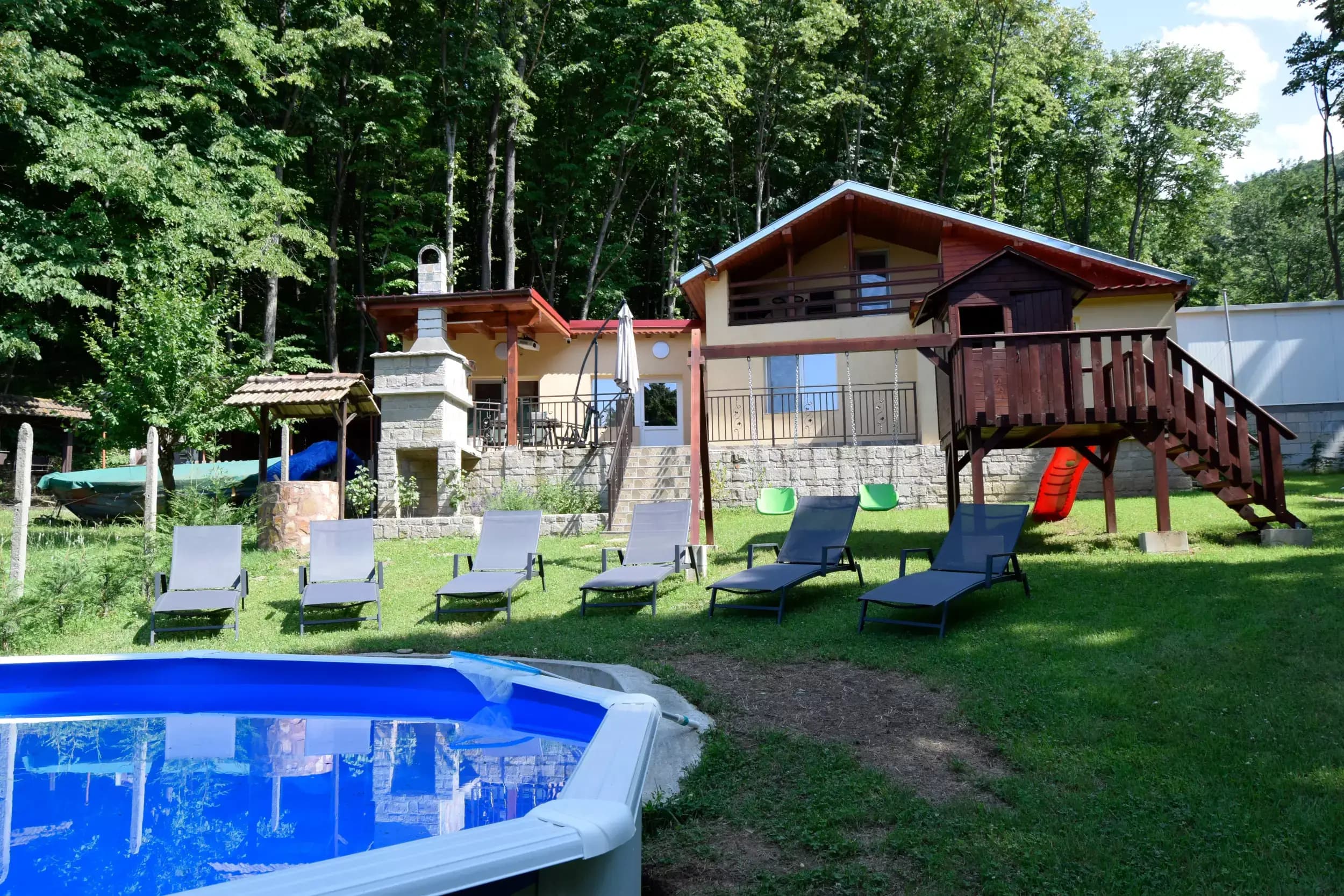 Къща за гости Стамболийски/Релакс/Почивка сред природа/ Риболов/Пикник/Оборудвана кухня/Открит басейн/Детски кът/Барбекю