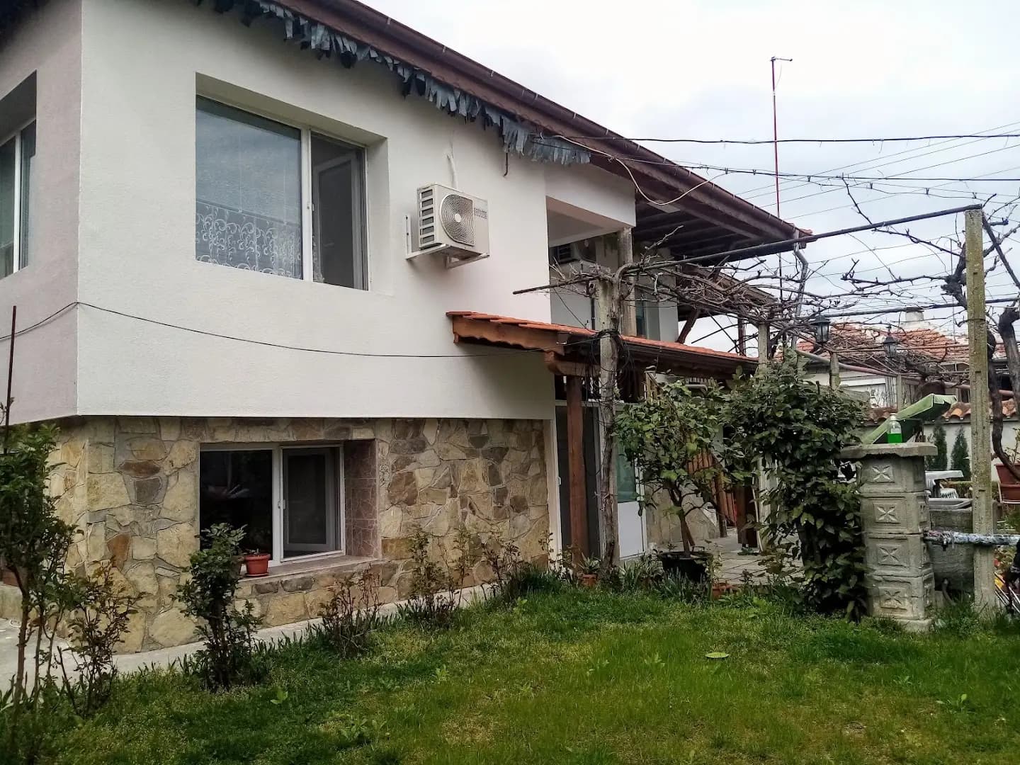 Къща за гости на язовир Жребчево
