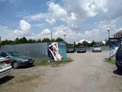 Къща за гости и басейн „Дива“