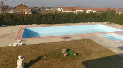 Къща за гости и басейн „Дива“