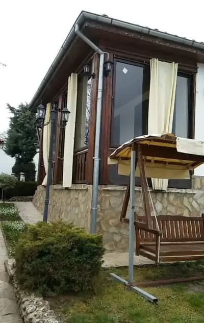 Guest house Four Seasons