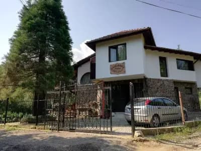 Makedonska kushta Sekvoya