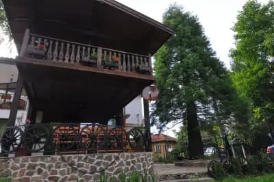 Makedonska kushta Sekvoya