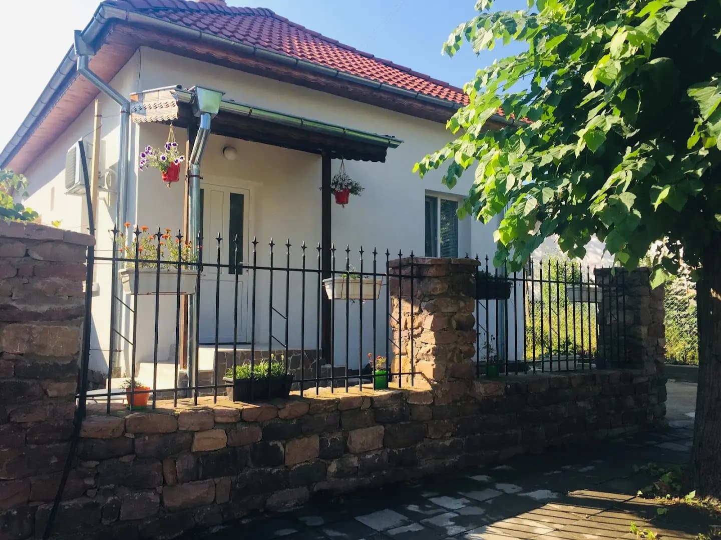 Къща за гости “Family”