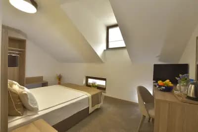 Evelin Deluxe House