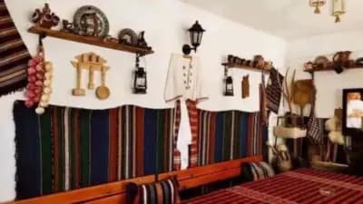 Guest House Aia