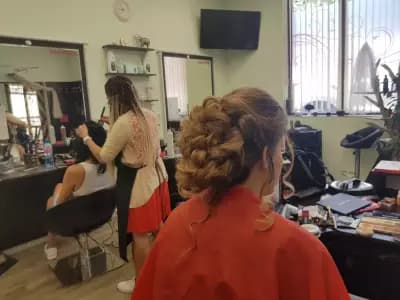 Студио за красота L&M Style | Фризьорски Услуги | Маникюр и педикюр | Терапии за лице и тяло | Професионален грим