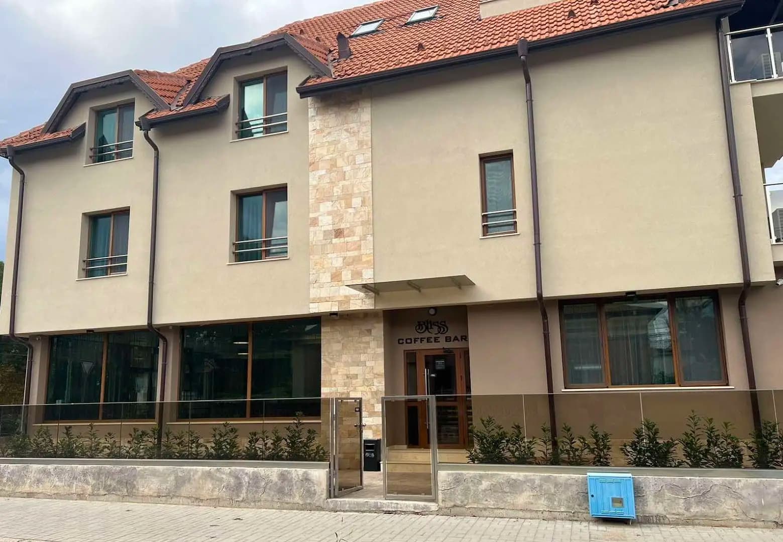 Хотел BLISS