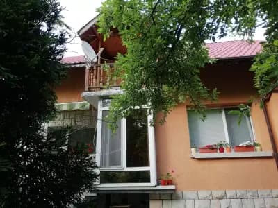 Къщата с трите веранди
