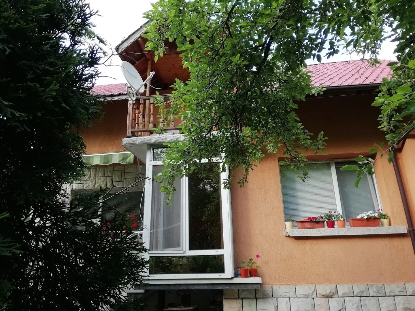Къщата с трите веранди