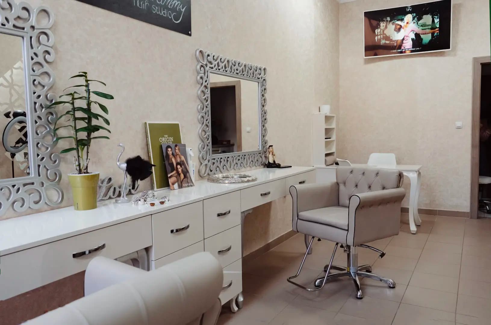 Glammy Hair Studio