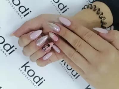 Beauty Studio Queens's І Салон за красота І Маникюр І Педикюр І Пилинг І Изграждане І Декорации І Медицински педикюр