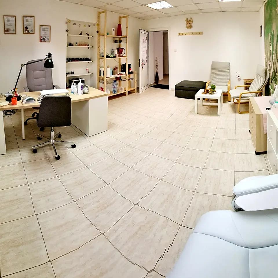 Салон за маникюр и педикюр The Nail Place