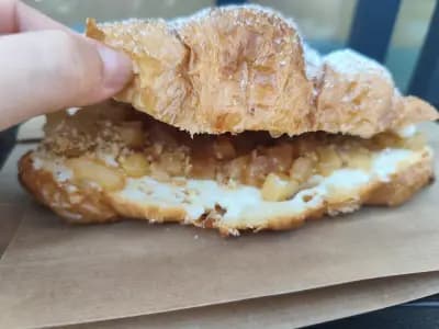 Les Croissants