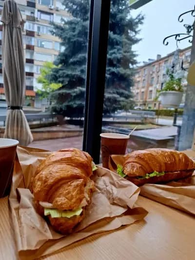 Les Croissants