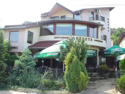 РЕСТОРАНТ ЛОДКАТА