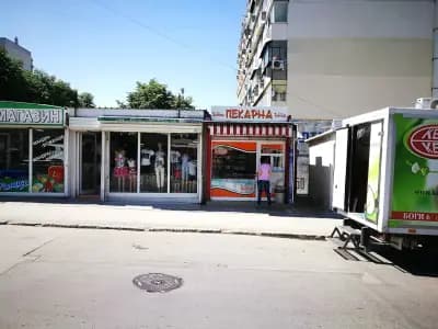 Бай Бисер ПЕКАРНА