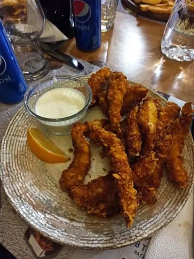 Lucky Bar & Grill