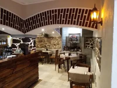 Винарна Галерията / Pavlova Art and Wine