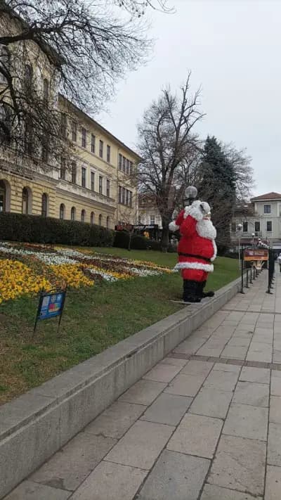 ИЗЛОЖБЕН КОМПЛЕКС РАФАЕЛ МИХАЙЛОВ