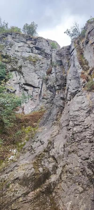 Голям Устински водопад