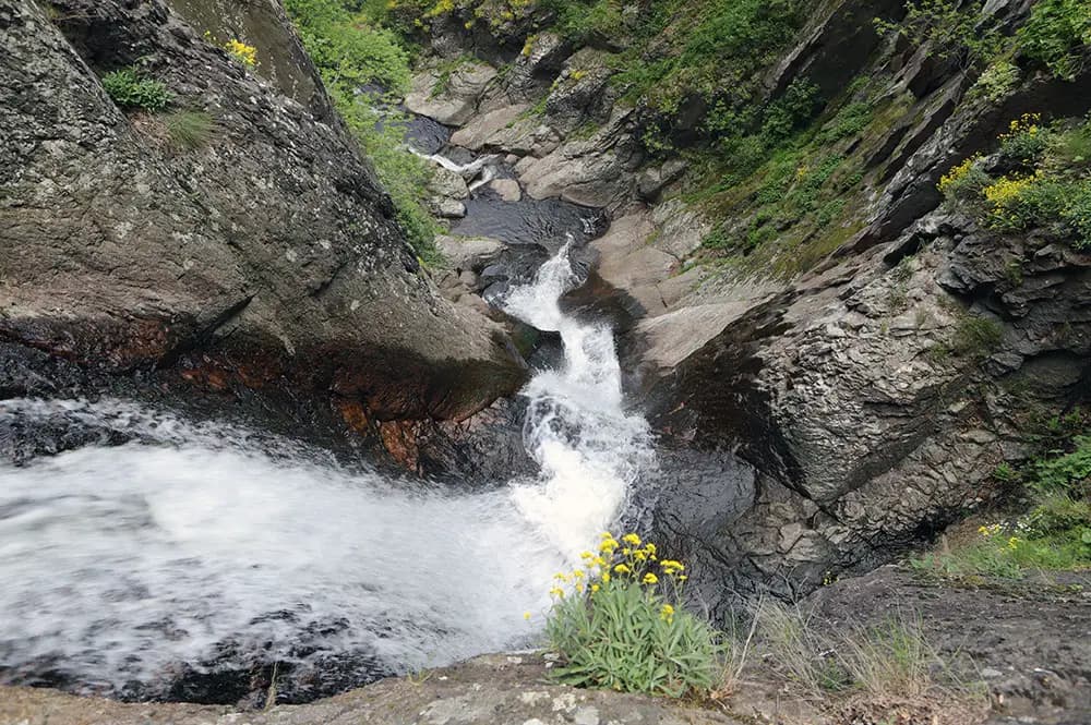 Голям Устински водопад