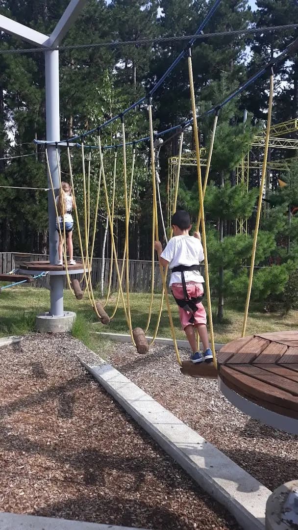 Спортно туристическа атракция