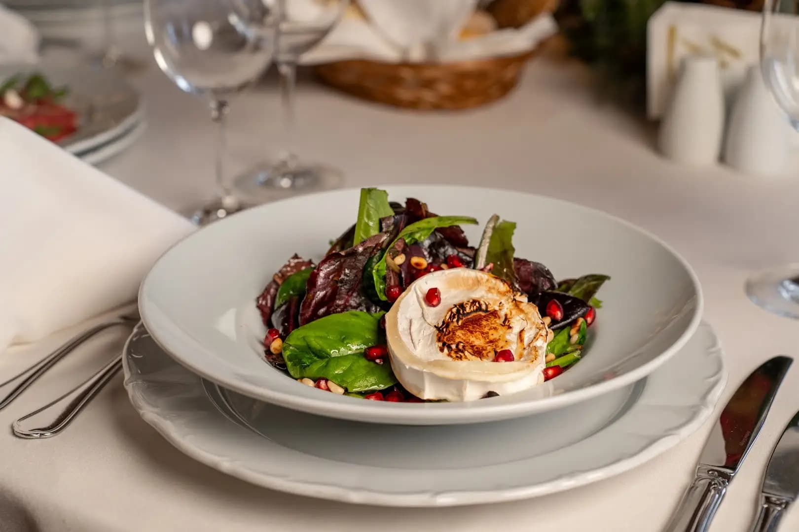 Wine & Dine Seasons Restaurant