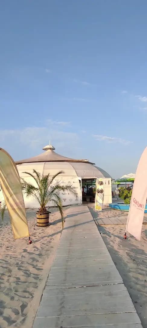 Barbaron beach bar