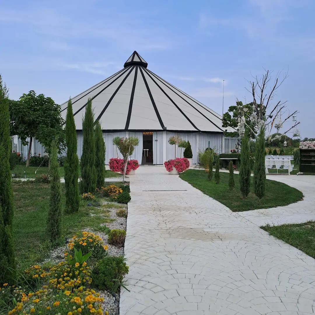 Garden Weddings