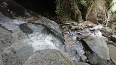 Водопад / Waterfall