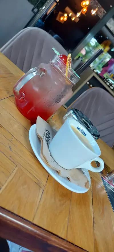 Кафе-Аперитив Етикет „Etiquette lounge and bar"
