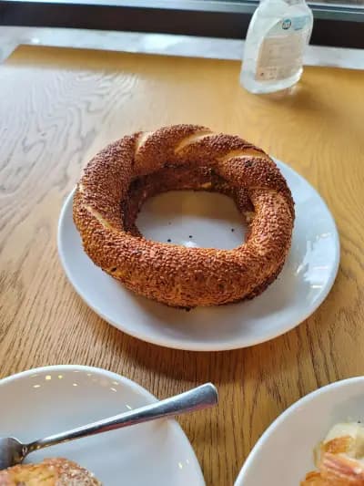 Cafe & Patisserie Fresh Bakery