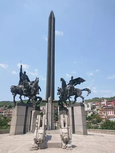 Паметник на Асеневци