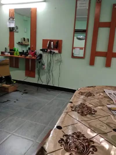 Бръснарски салон Исо
